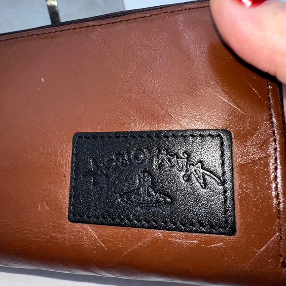 Vivienne Westwood Anglomania Brown Embossed Orb Logo Zip Around Wallet - Picture 4 of 10